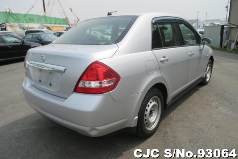 Nissan tiida latio 2010